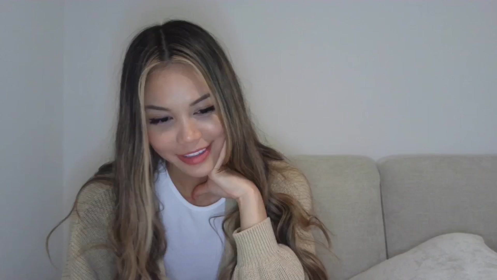 Gallery image thumbnail from XX_Angel's myfreecams stream on, 03/22/2024, 11:38 image 13 of 20