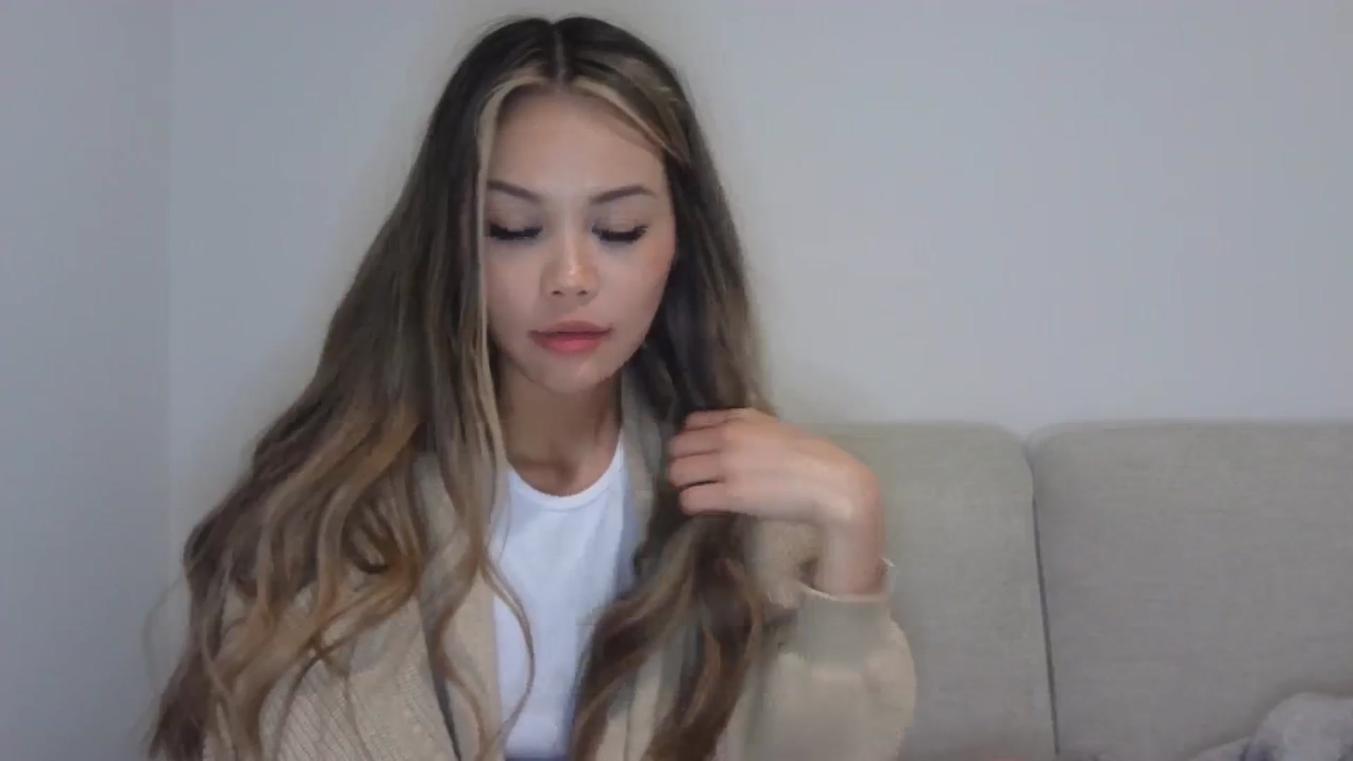 Gallery image thumbnail from XX_Angel's myfreecams stream on, 03/22/2024, 11:38 image 6 of 20
