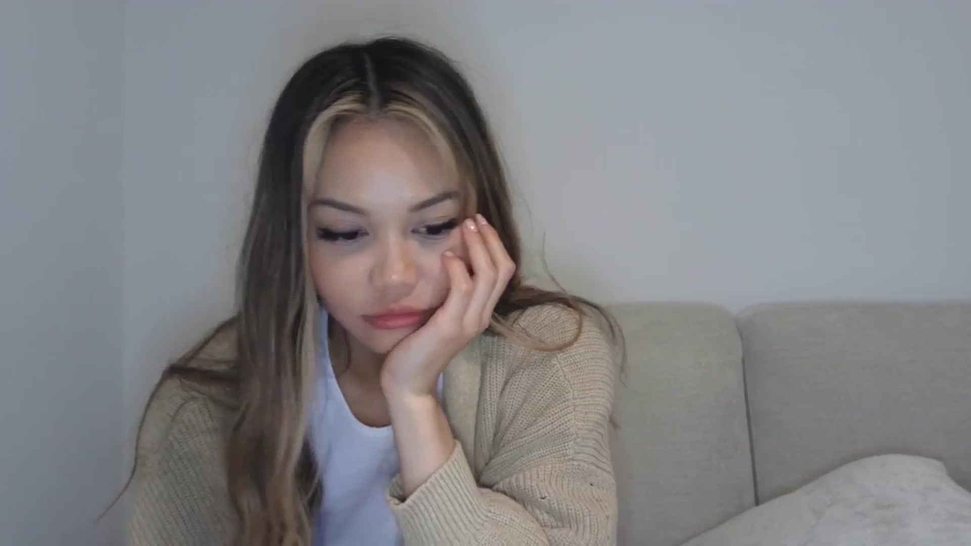 Gallery image thumbnail from XX_Angel's myfreecams stream on, 03/22/2024, 11:38 image 17 of 20