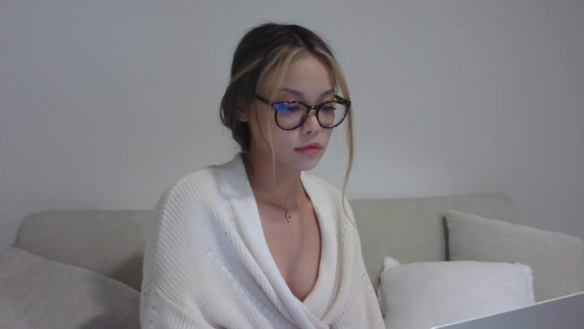 Gallery image thumbnail from XX_Angel's myfreecams stream on, 03/30/2024, 10:45 image 1 of 20