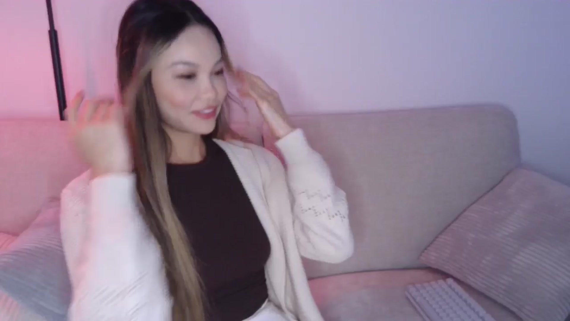 Gallery image thumbnail from XX_Angel's myfreecams stream on, 08/29/2024, 19:31 image 14 of 20