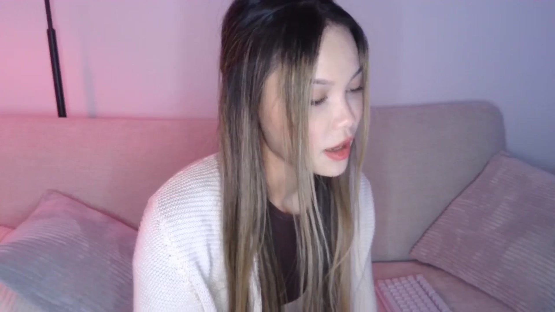 Gallery image thumbnail from XX_Angel's myfreecams stream on, 08/29/2024, 19:31 image 5 of 20