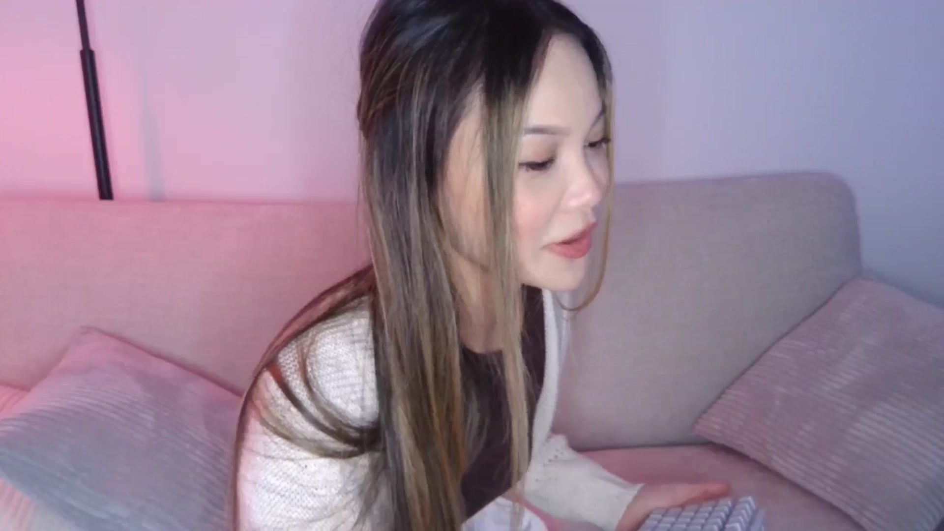 Gallery image thumbnail from XX_Angel's myfreecams stream on, 08/29/2024, 19:31 image 10 of 20