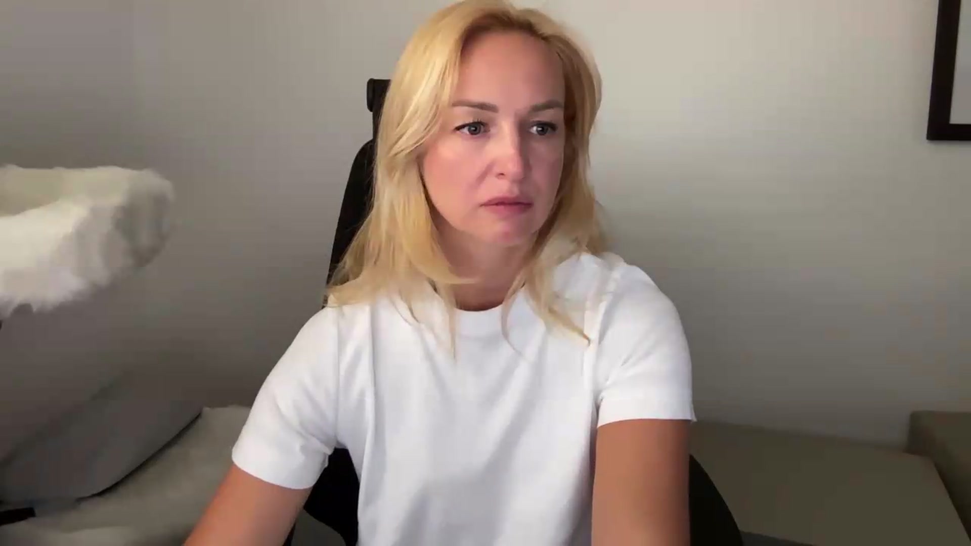 Gallery image thumbnail from XXsweetgirlXX's myfreecams stream on, 08/09/2026, 15:43 image 16 of 20