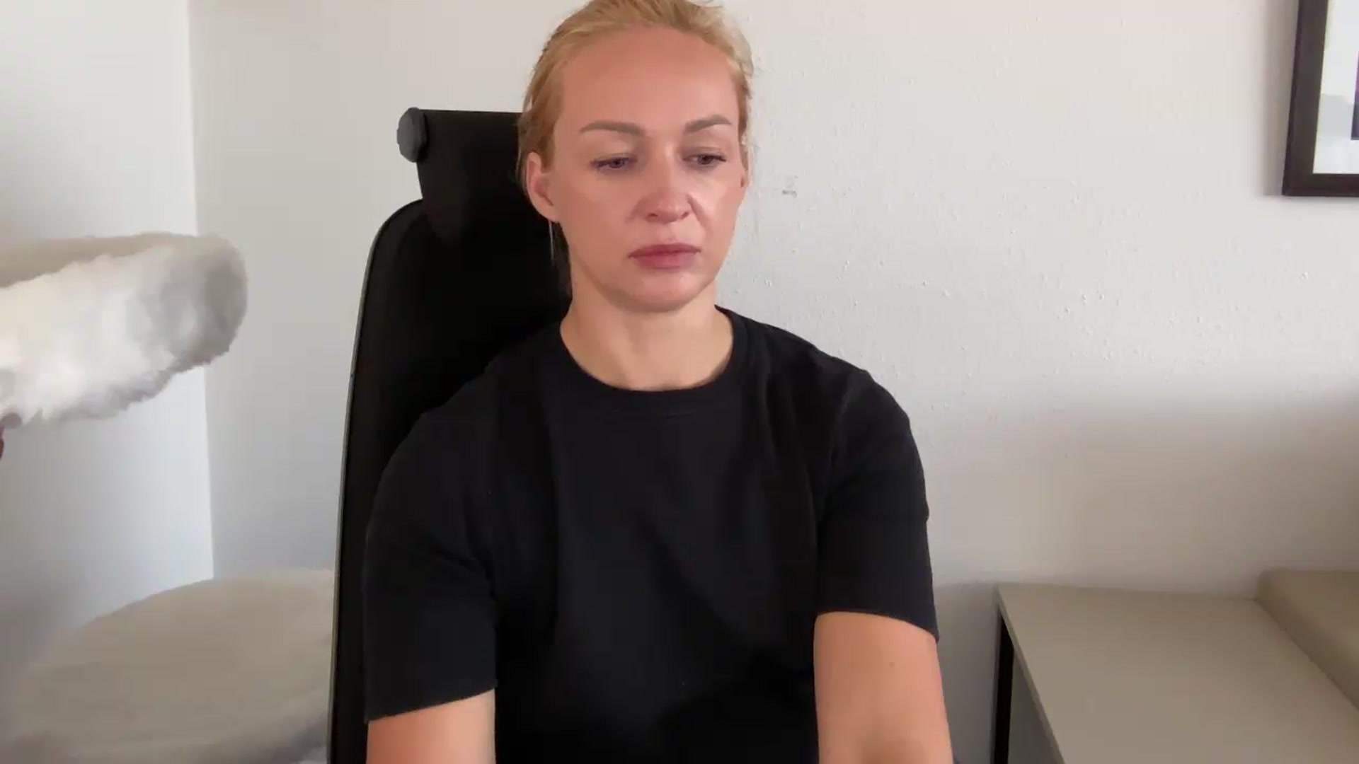 Gallery image thumbnail from XXsweetgirlXX's myfreecams stream on, 08/10/2026, 08:19 image 12 of 20