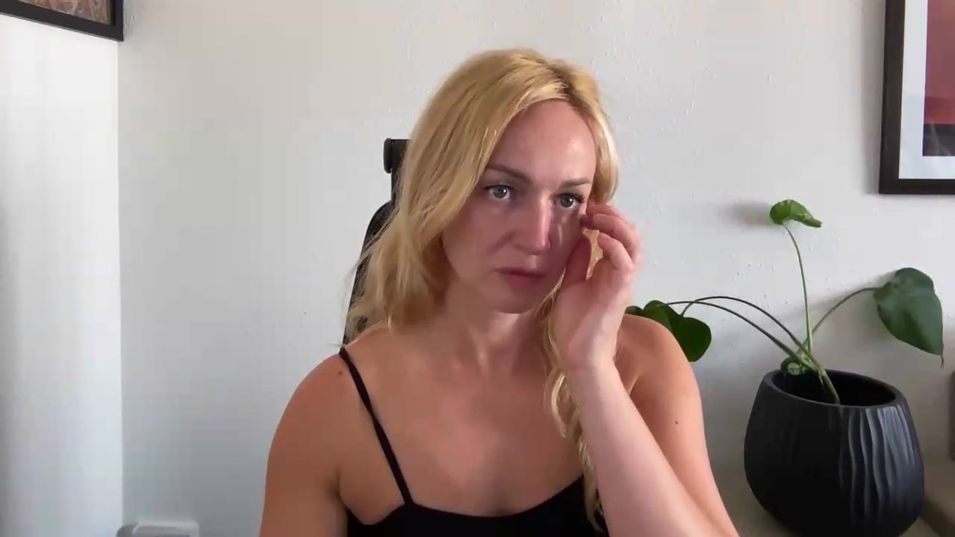 Gallery image thumbnail from XXsweetgirlXX's myfreecams stream on, 08/14/2026, 12:12 image 5 of 20
