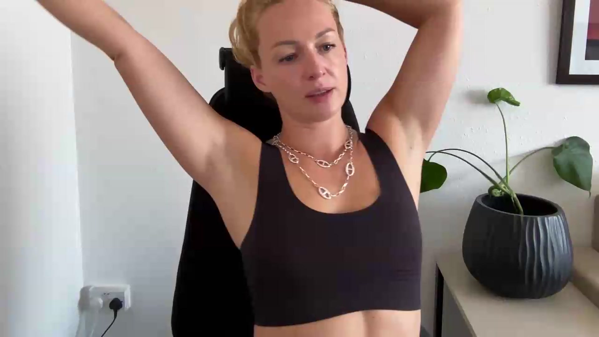 Gallery image thumbnail from XXsweetgirlXX's myfreecams stream on, 08/15/2026, 11:30 image 15 of 20