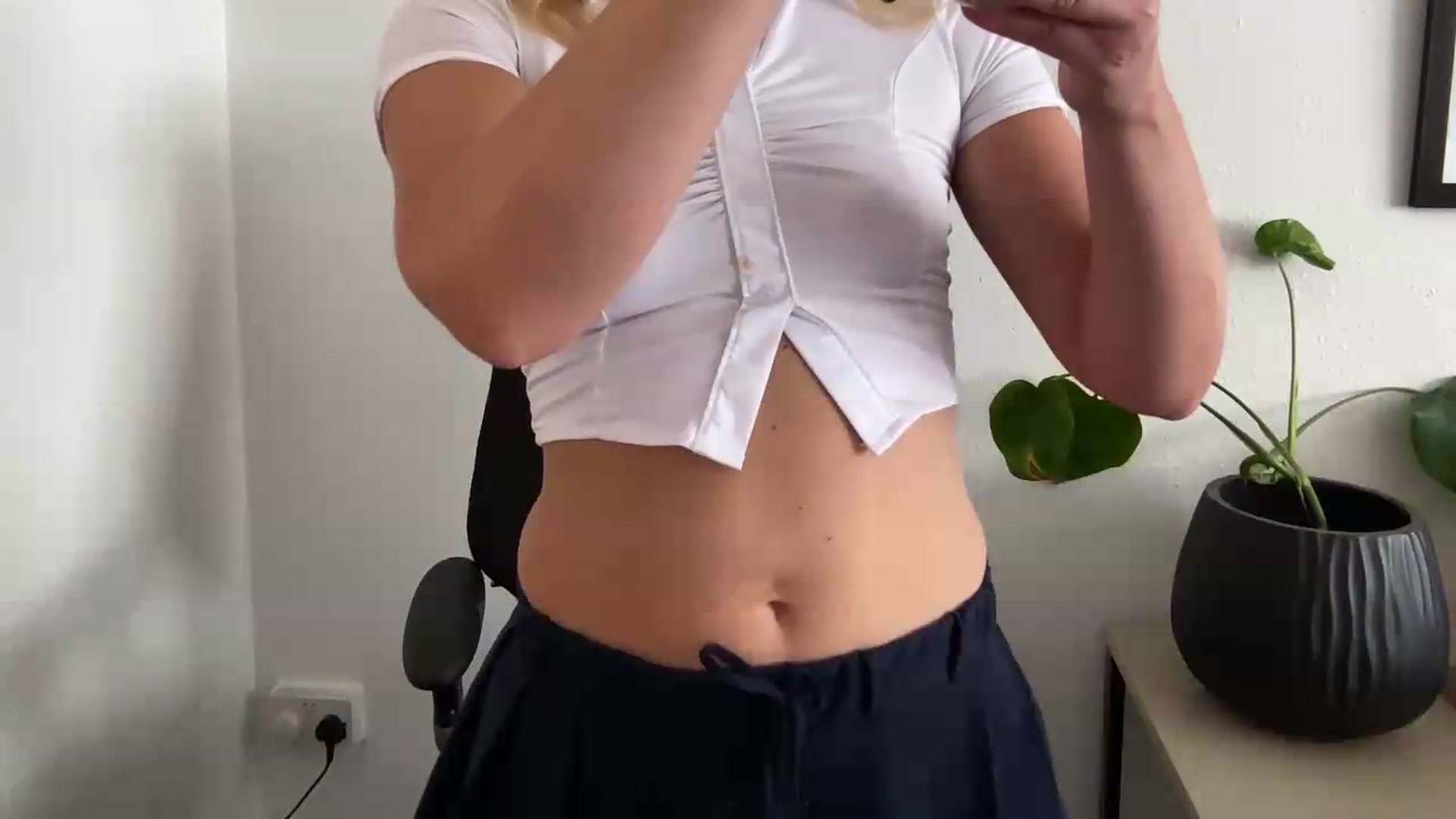 Gallery image thumbnail from XXsweetgirlXX's myfreecams stream on, 08/16/2026, 09:21 image 2 of 20