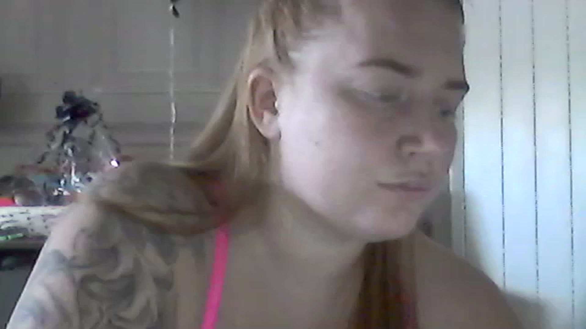 Gallery image thumbnail from X_TALLOULAH_X's myfreecams stream on, 06/17/2024, 11:06 image 15 of 20
