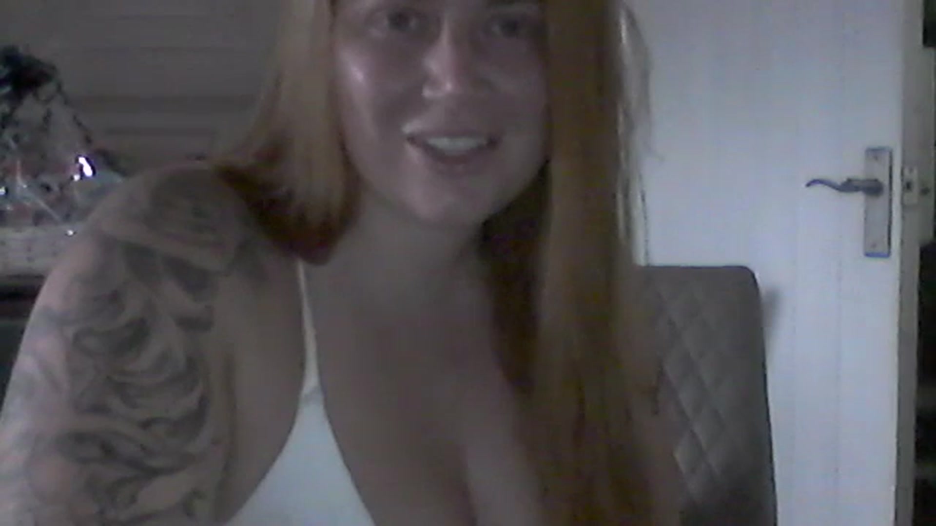 Gallery image thumbnail from X_TALLOULAH_X's myfreecams stream on, 06/18/2024, 12:11 image 8 of 20