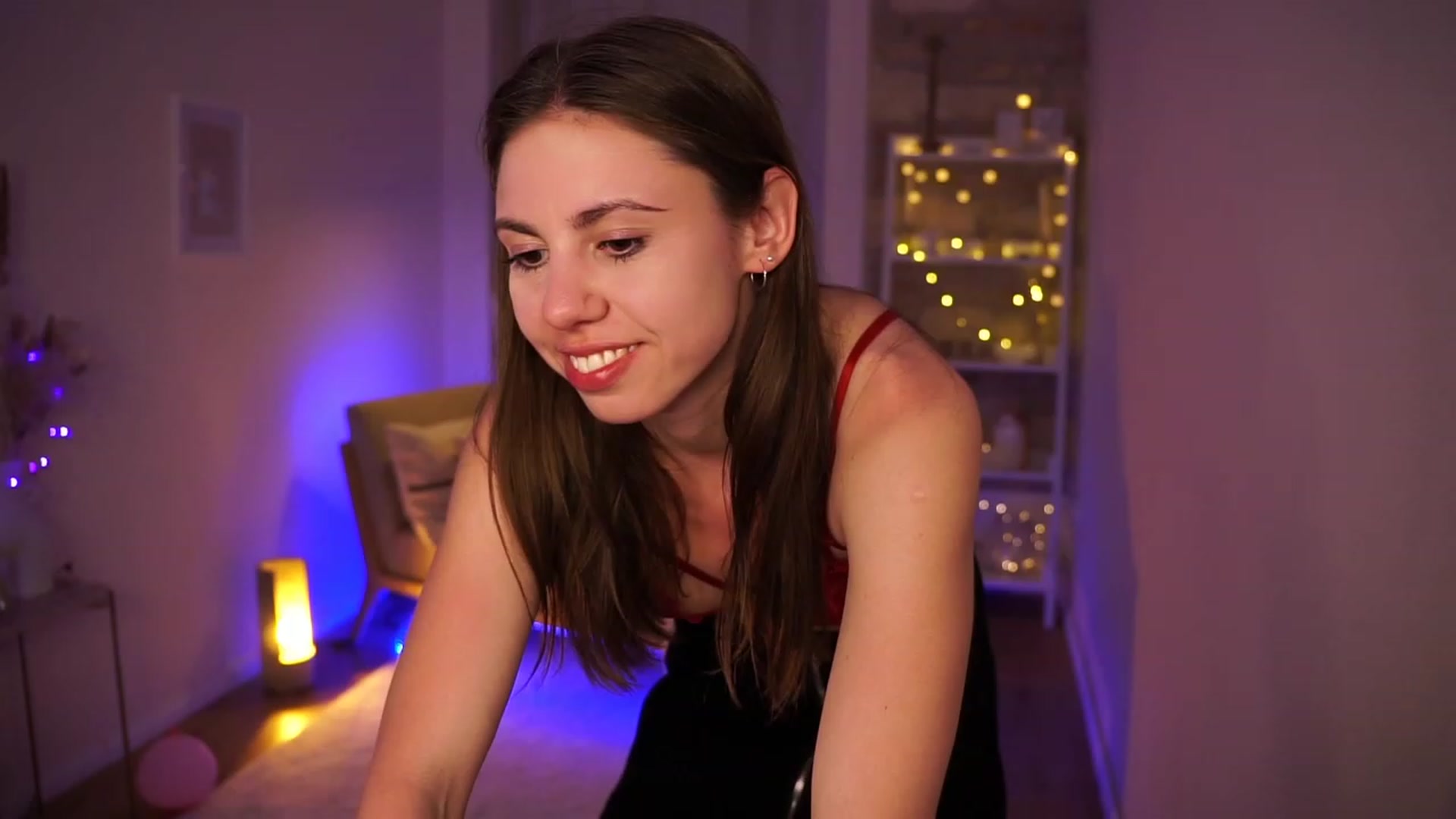 Gallery image thumbnail from X_lilly_x's myfreecams stream on, 05/01/2023, 17:47 image 5 of 20