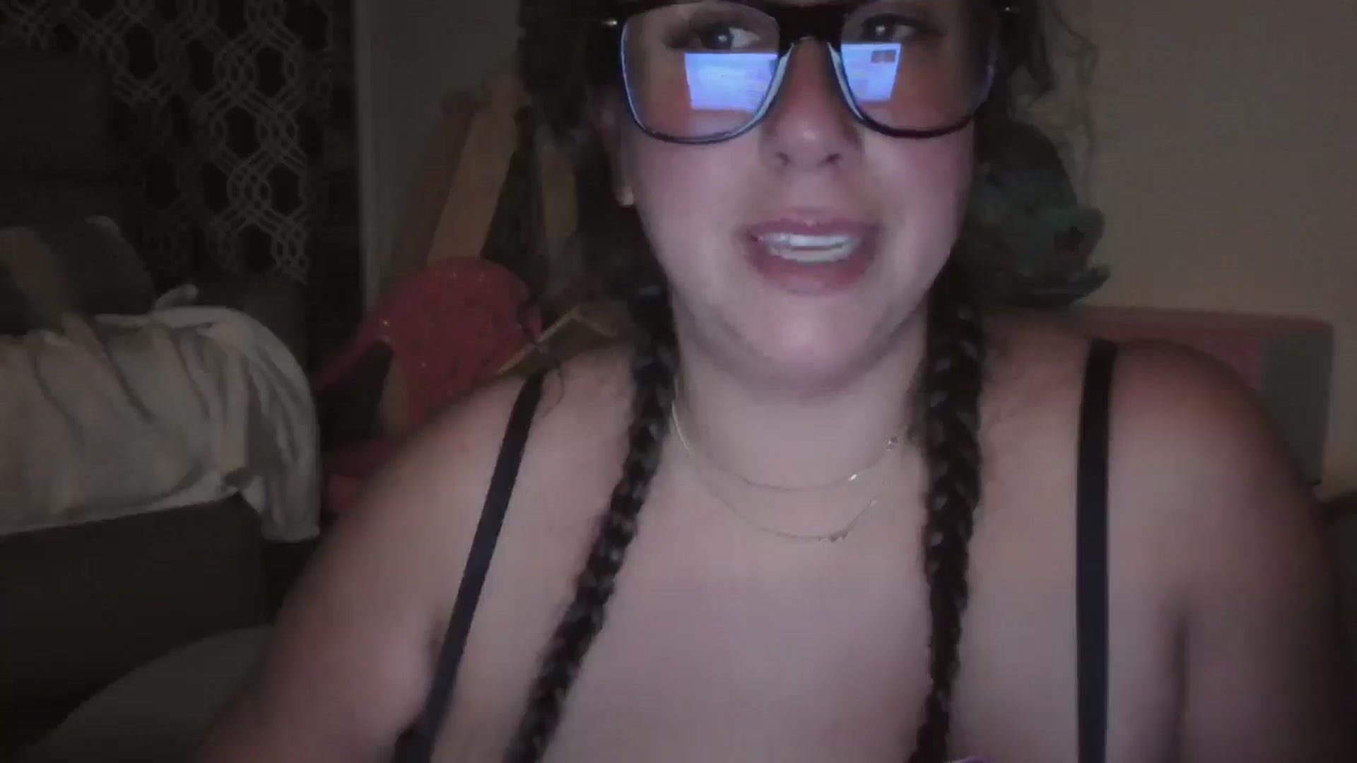 Gallery image thumbnail from Xamiblu1's myfreecams stream on, 05/25/2025, 02:23 image 13 of 20