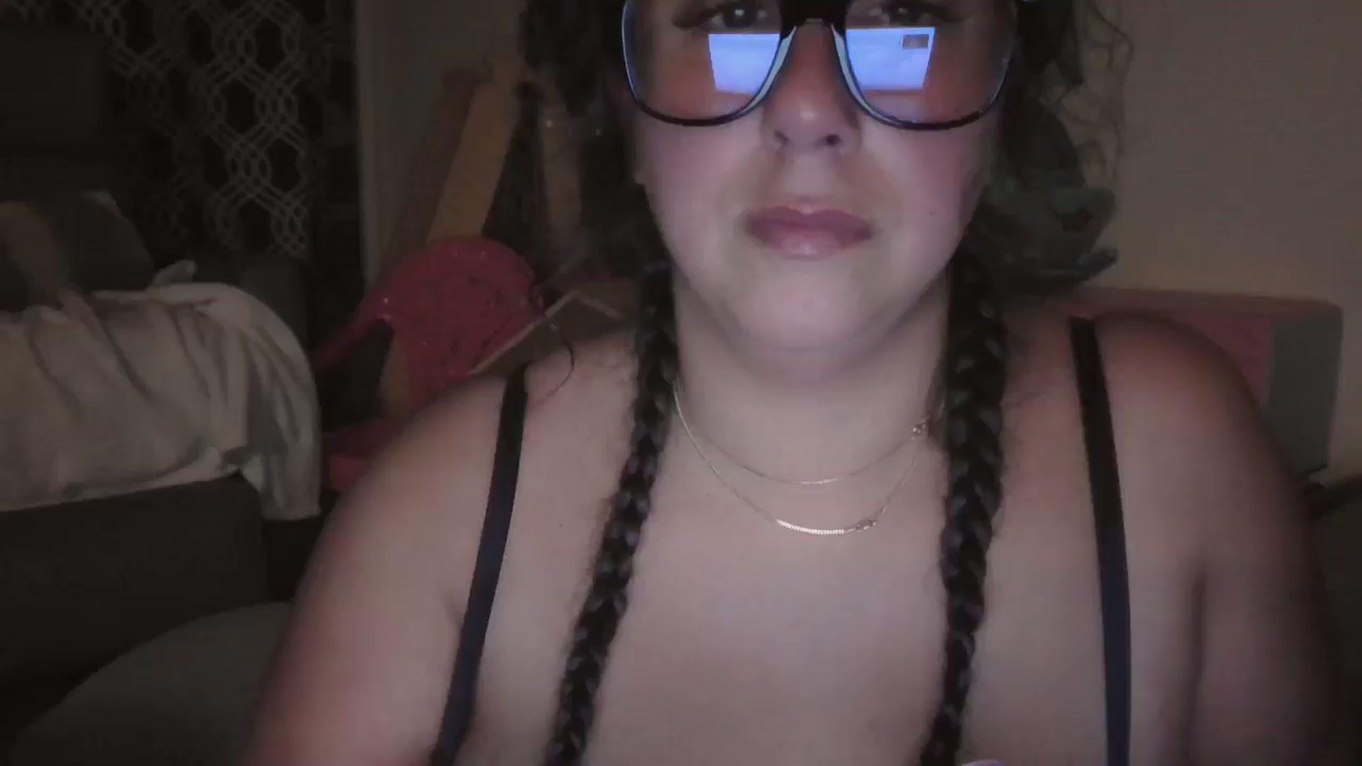 Gallery image thumbnail from Xamiblu1's myfreecams stream on, 05/25/2025, 02:23 image 15 of 20