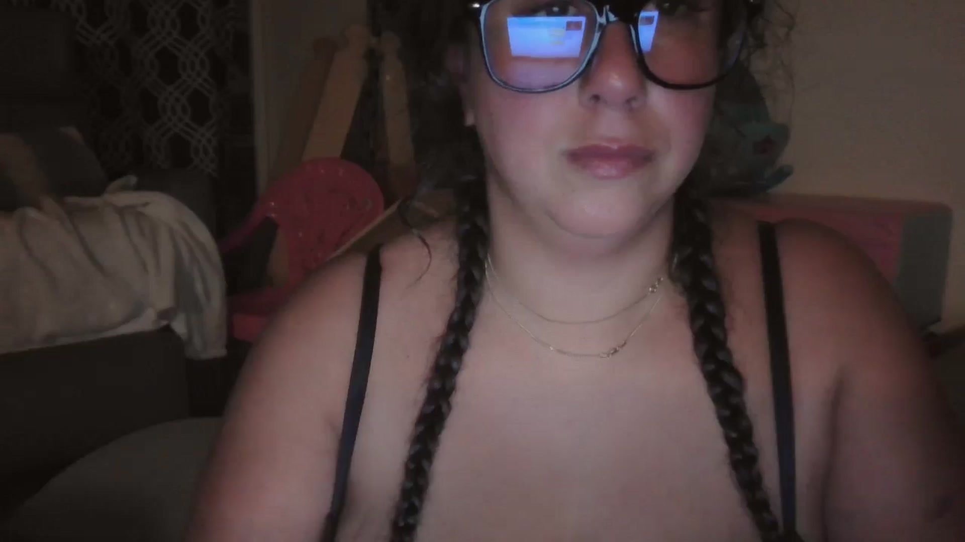 Gallery image thumbnail from Xamiblu1's myfreecams stream on, 05/25/2025, 02:23 image 16 of 20