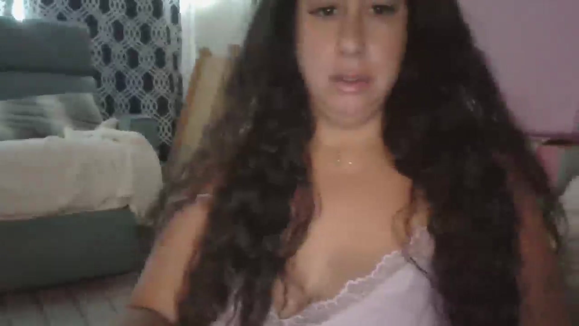 Gallery image thumbnail from Xamiblu1's myfreecams stream on, 05/25/2025, 15:32 image 17 of 20