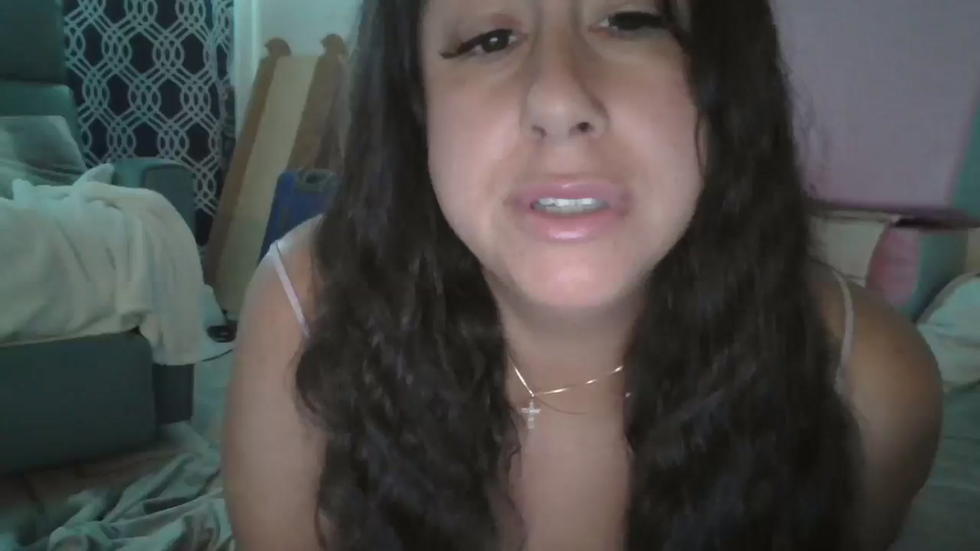 Gallery image thumbnail from Xamiblu1's myfreecams stream on, 05/25/2025, 15:32 image 9 of 20