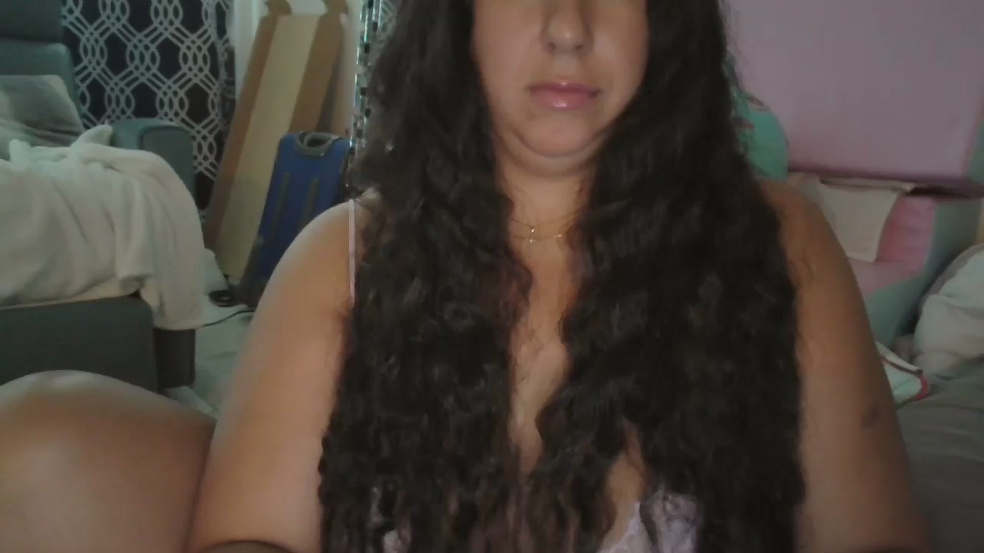 Gallery image thumbnail from Xamiblu1's myfreecams stream on, 05/25/2025, 15:32 image 8 of 20