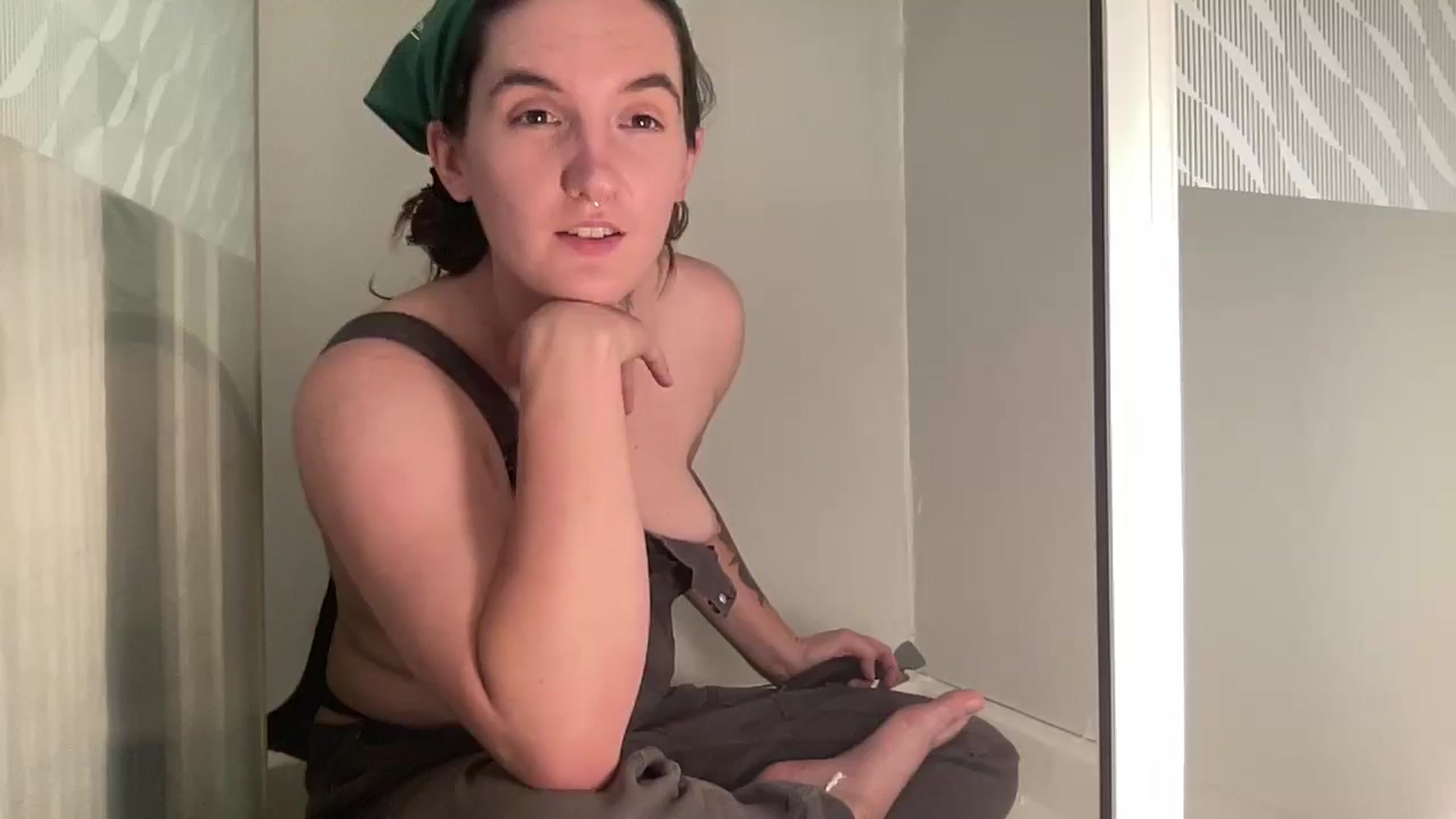 Gallery image thumbnail from Xanthe__rhea's myfreecams stream on, 05/19/2025, 01:06 image 1 of 20