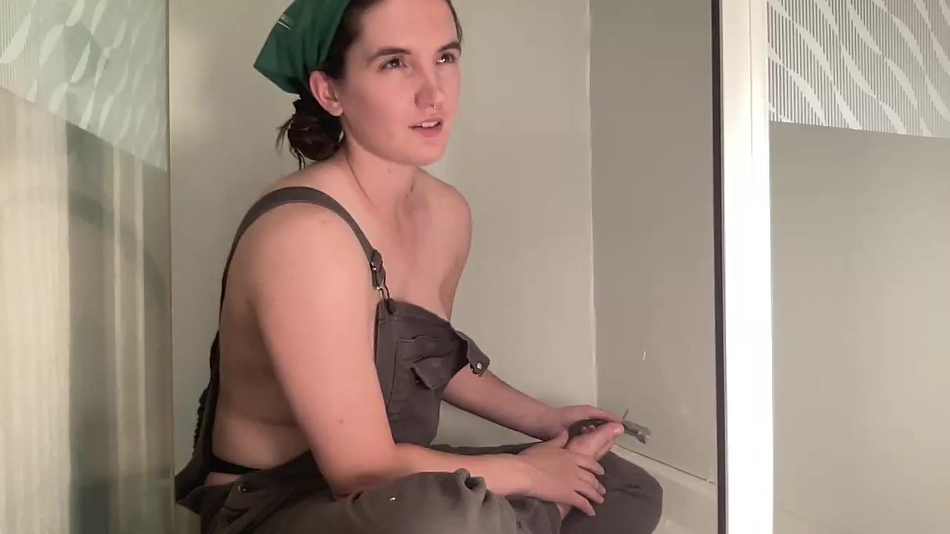 Gallery image thumbnail from Xanthe__rhea's myfreecams stream on, 05/19/2025, 01:06 image 6 of 20