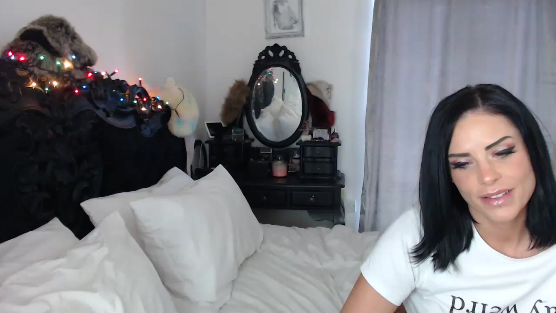 Gallery image thumbnail from Xbabe_Skyler's myfreecams stream on, 12/07/2022, 12:38 image 12 of 20