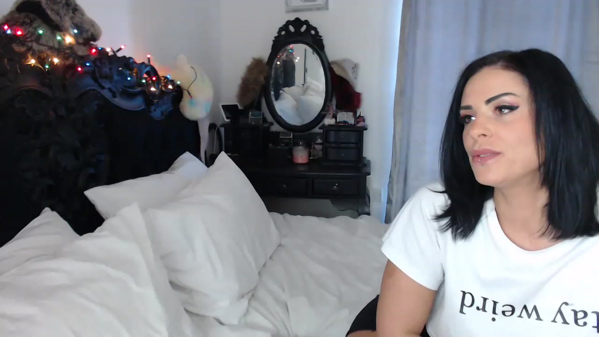 Gallery image thumbnail from Xbabe_Skyler's myfreecams stream on, 12/07/2022, 13:08 image 14 of 20
