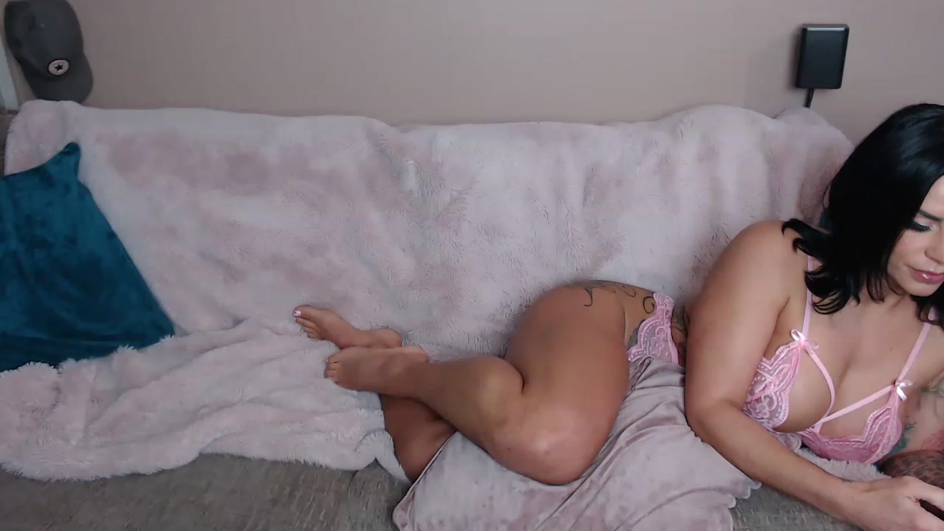 Gallery image thumbnail from Xbabe_Skyler's myfreecams stream on, 02/14/2023, 13:57 image 2 of 20