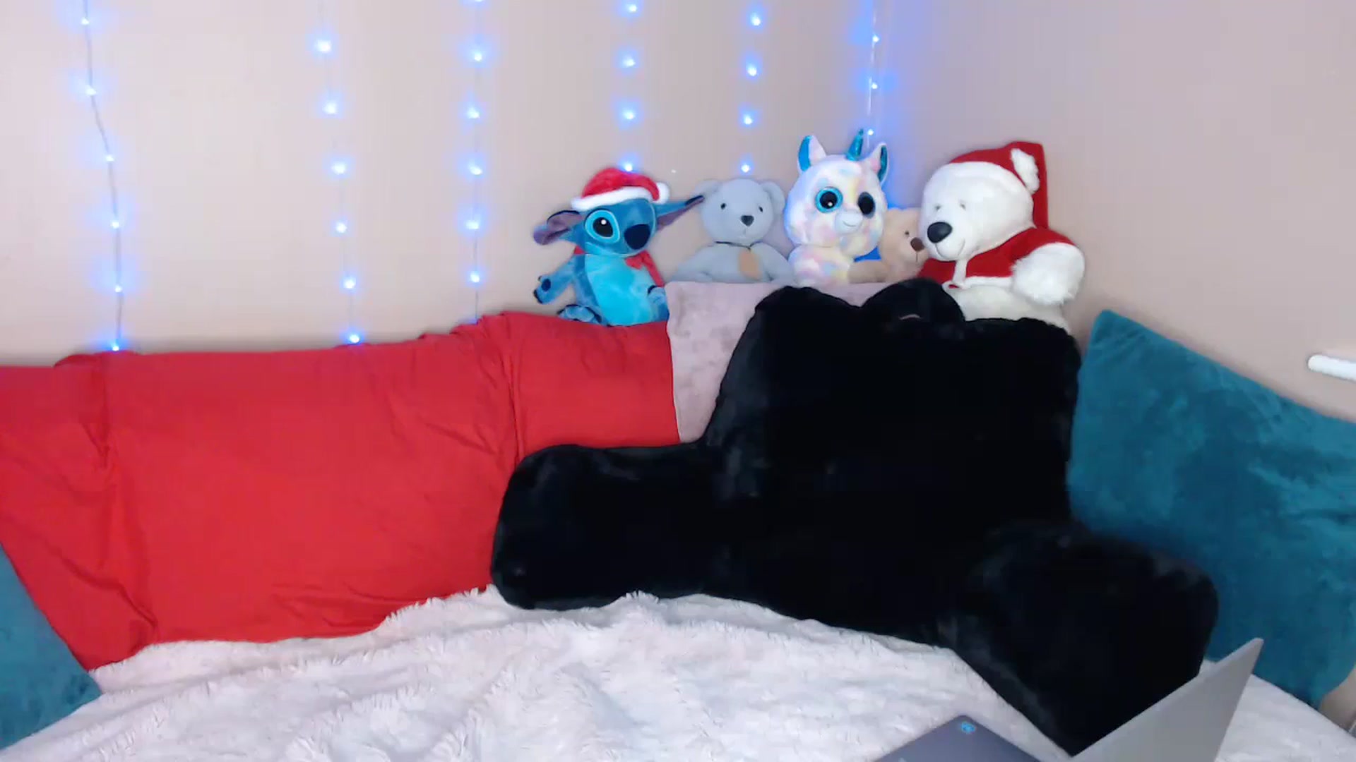Gallery image thumbnail from Xbabe_Skyler's myfreecams stream on, 12/04/2023, 21:10 image 8 of 20