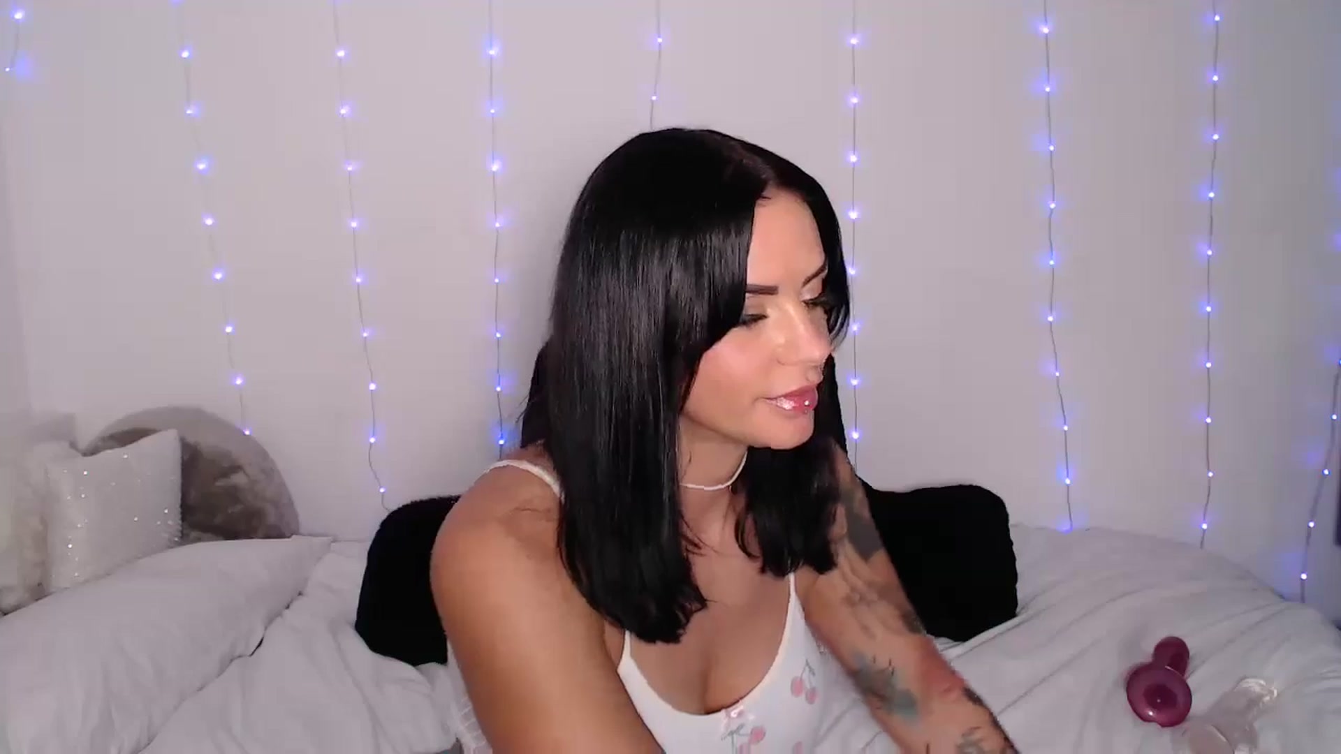 Gallery image thumbnail from Xbabe_Skyler's myfreecams stream on, 07/15/2024, 12:20 image 7 of 20