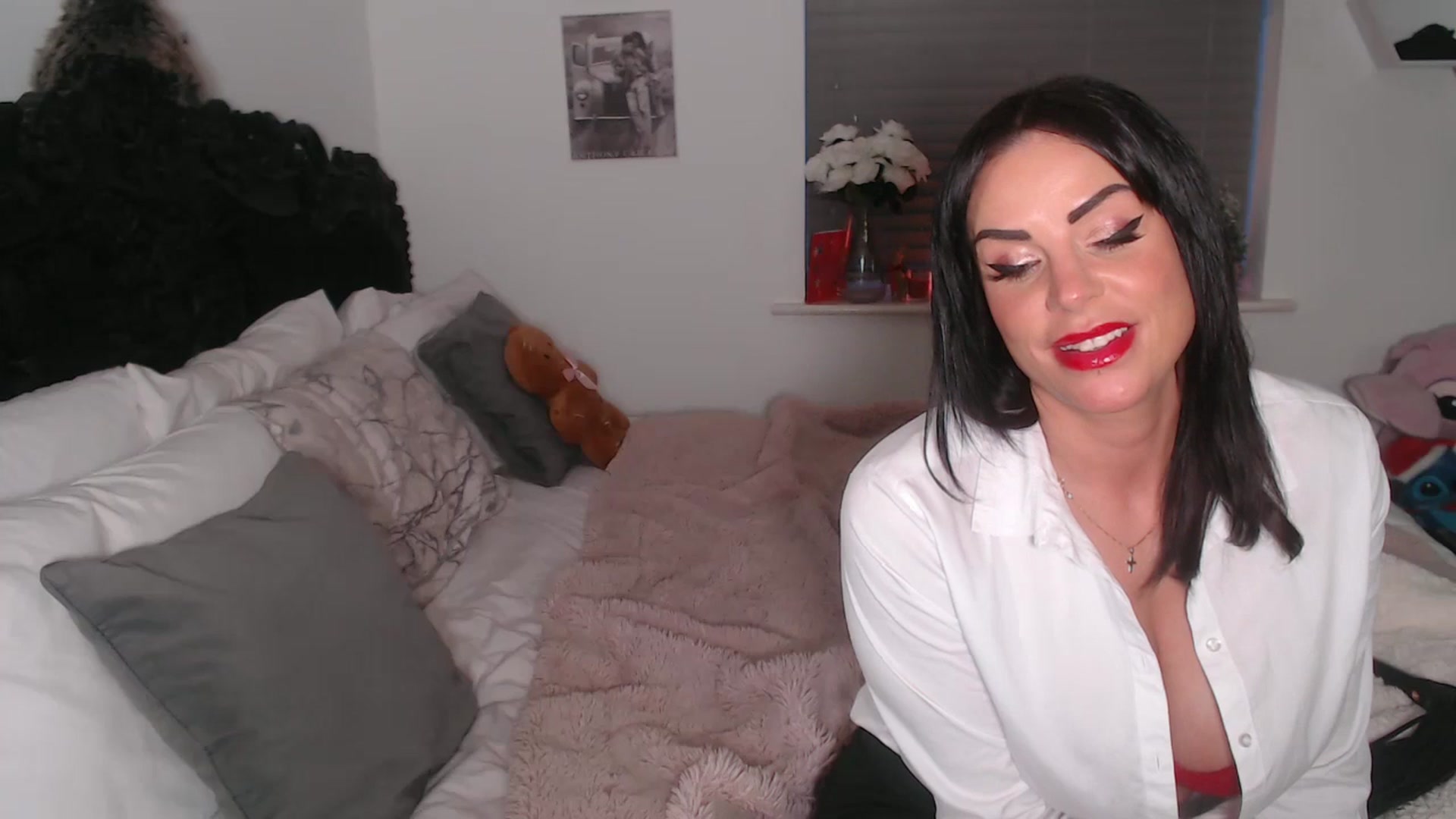 Gallery image thumbnail from Xbabe_Skyler's myfreecams stream on, 12/22/2025, 16:05 image 14 of 20