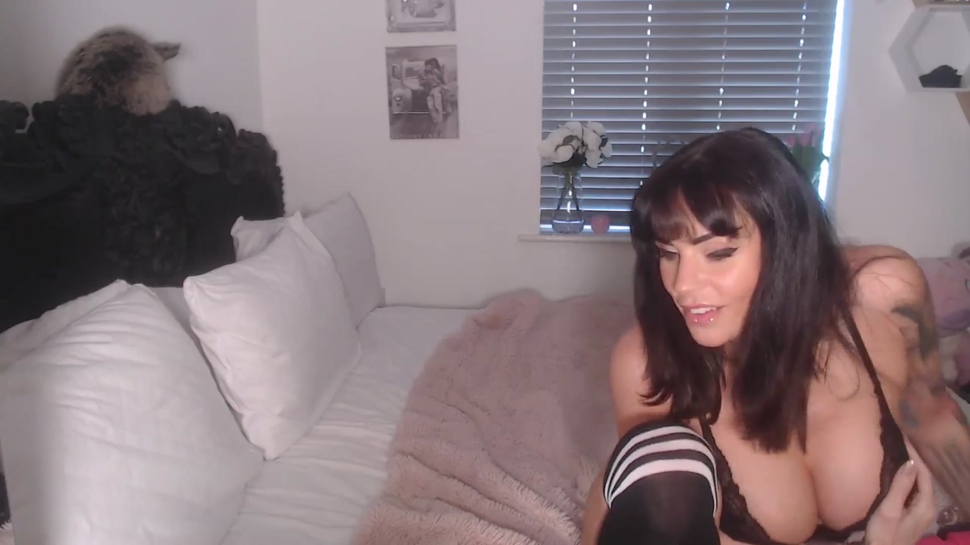 Gallery image thumbnail from Xbabe_Skyler's myfreecams stream on, 04/20/2026, 11:09 image 9 of 20