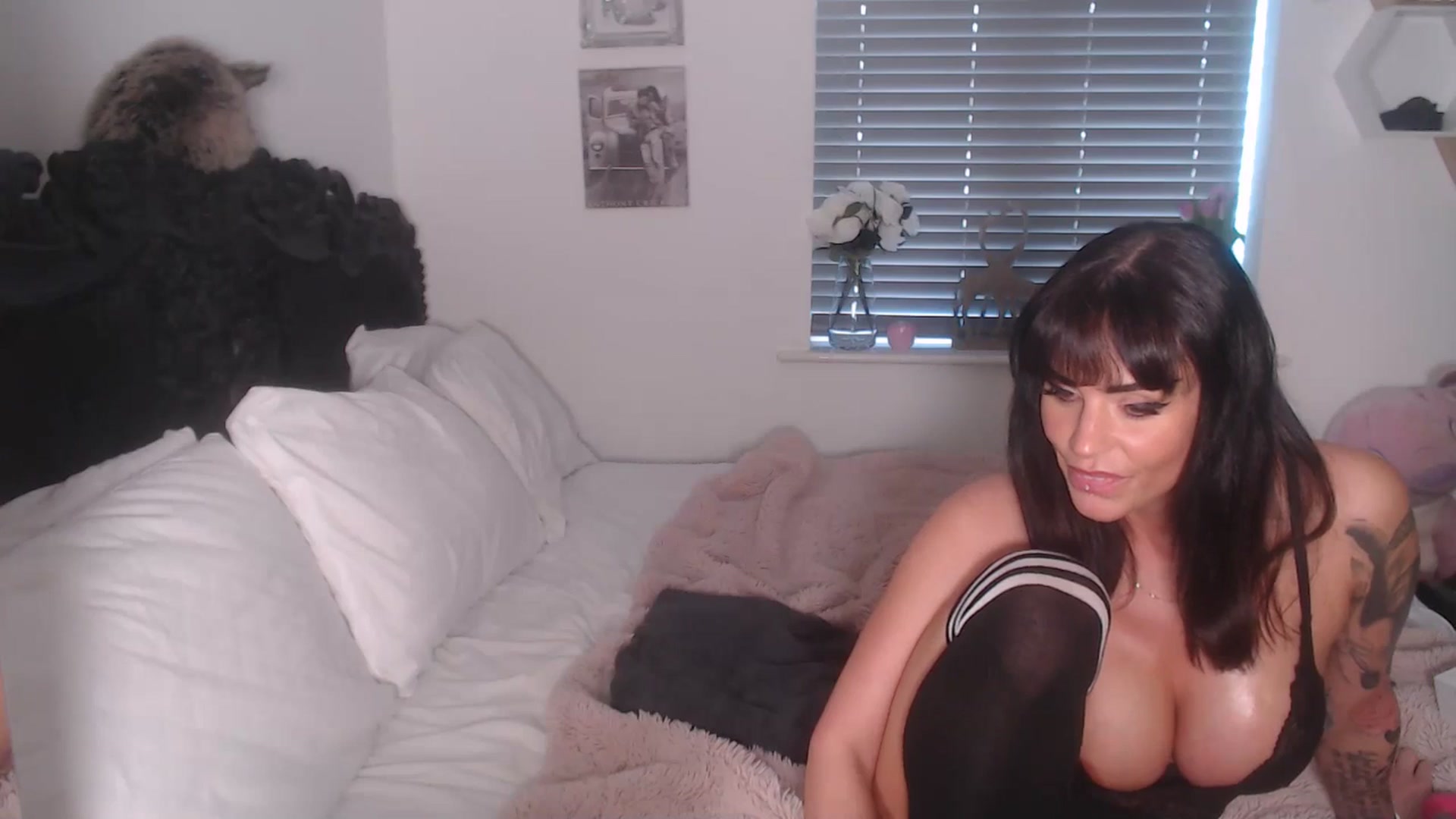 Gallery image thumbnail from Xbabe_Skyler's myfreecams stream on, 04/20/2026, 11:59 image 17 of 20