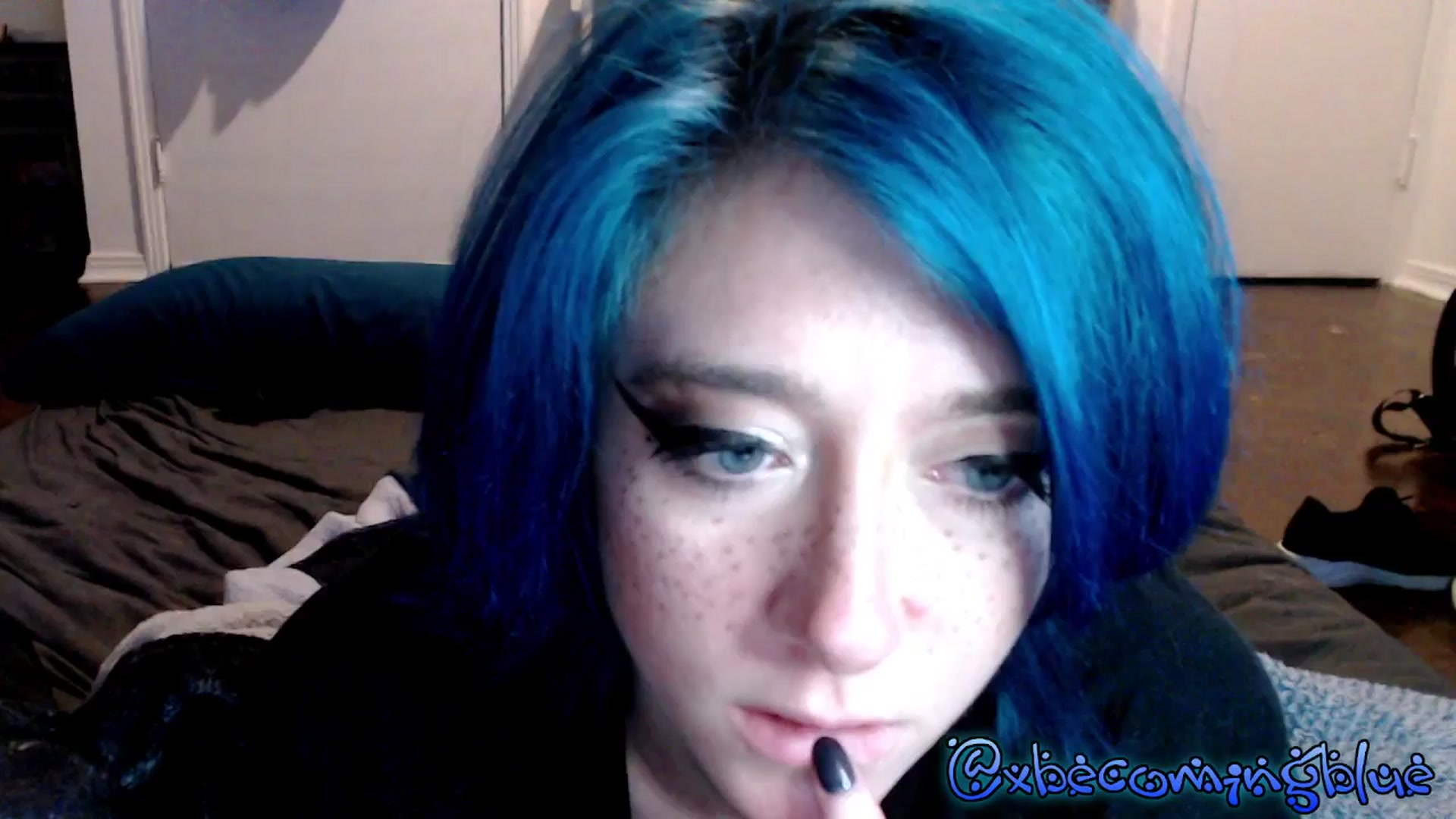 Gallery image thumbnail from Xbecomingblue's myfreecams stream on, 05/11/2025, 07:11 image 6 of 20