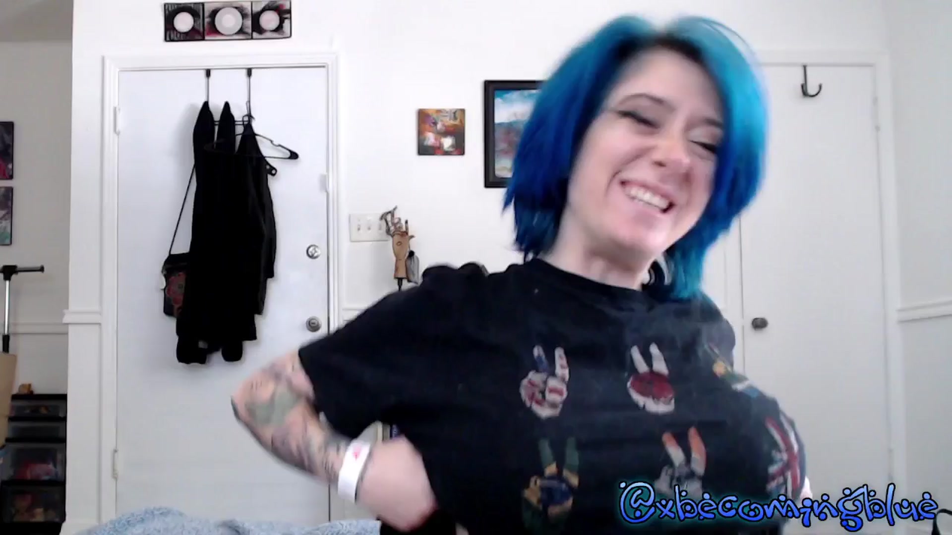 Gallery image thumbnail from Xbecomingblue's myfreecams stream on, 05/11/2025, 16:03 image 9 of 20