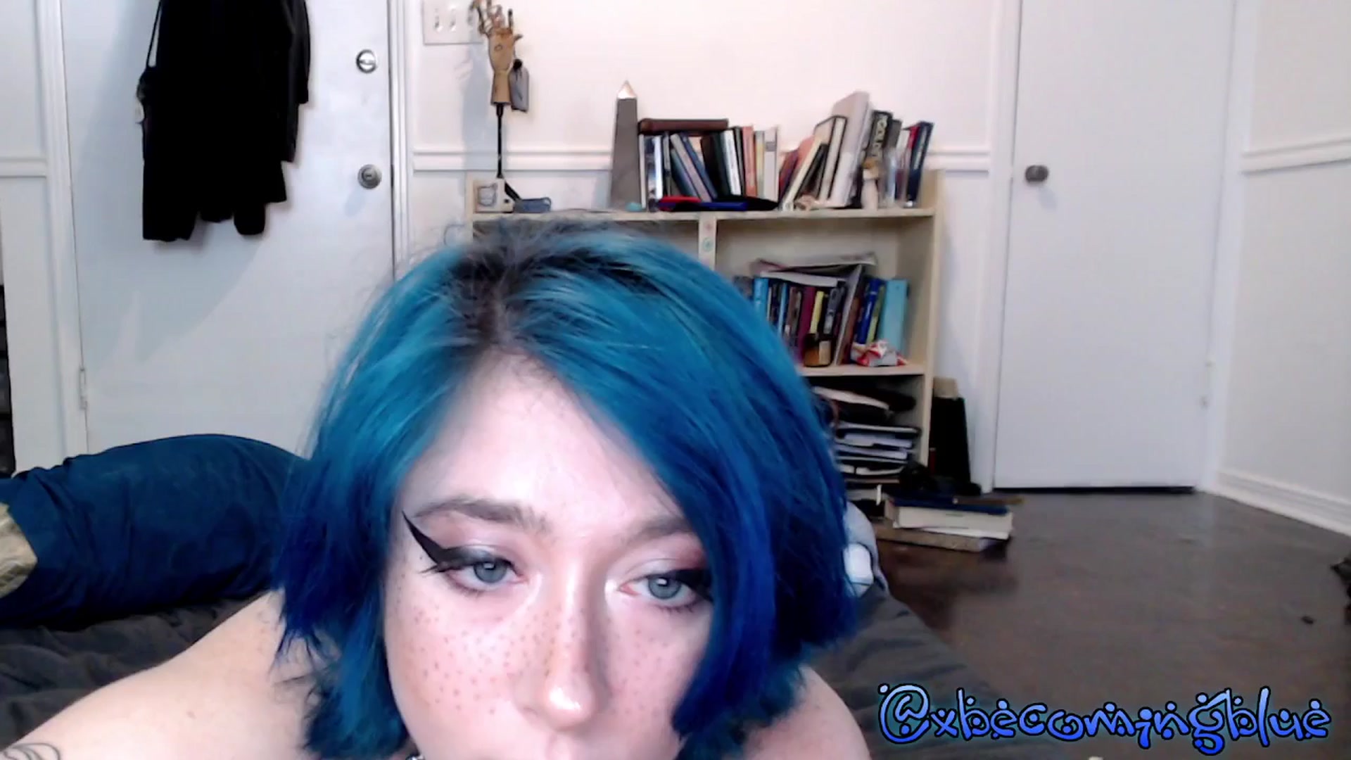 Gallery image thumbnail from Xbecomingblue's myfreecams stream on, 05/12/2025, 22:04 image 19 of 20