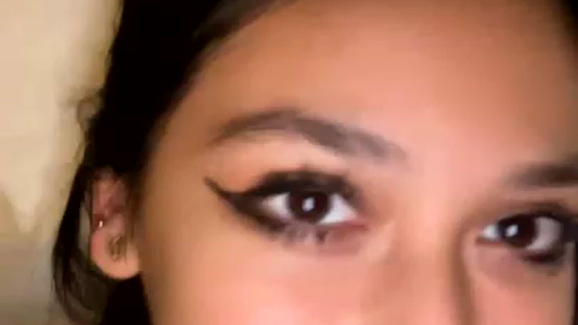 Gallery image thumbnail from XcatscontentX's myfreecams stream on, 12/12/2022, 22:18 image 18 of 20