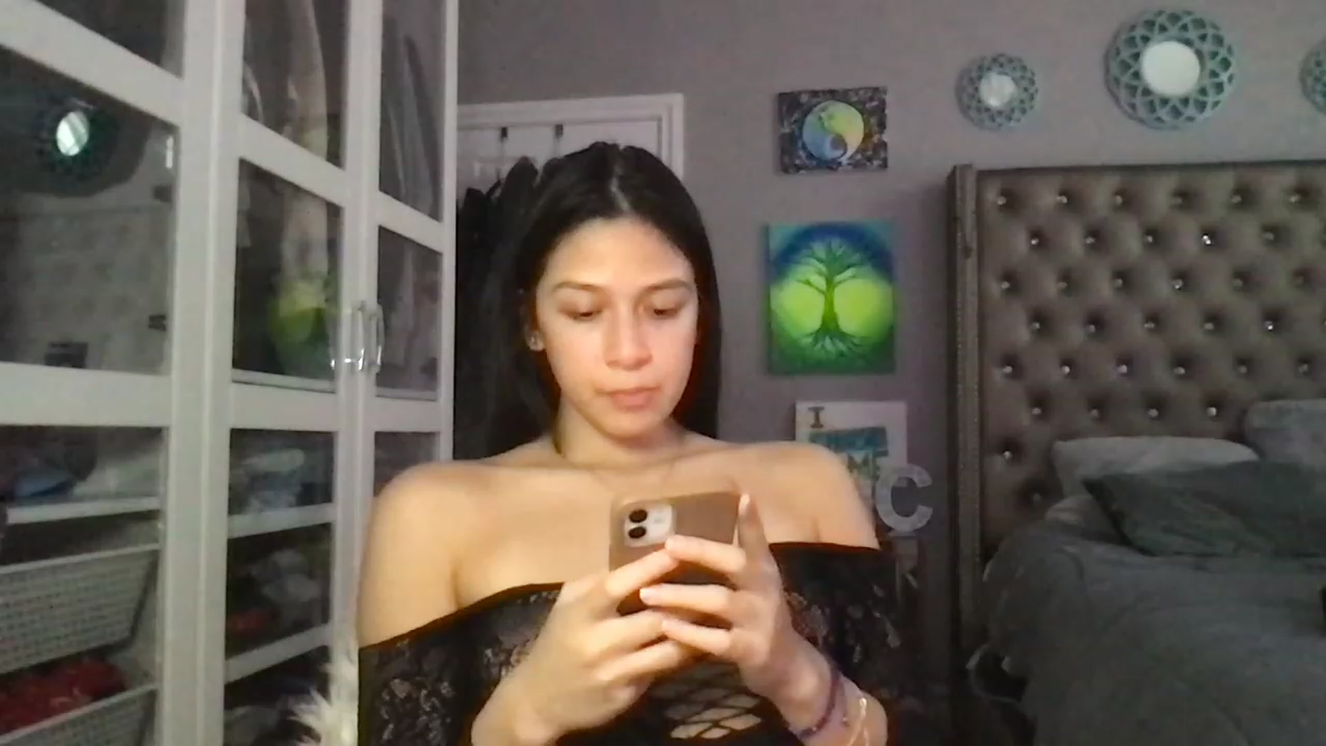 Gallery image thumbnail from XcatscontentX's myfreecams stream on, 02/27/2023, 22:27 image 18 of 20