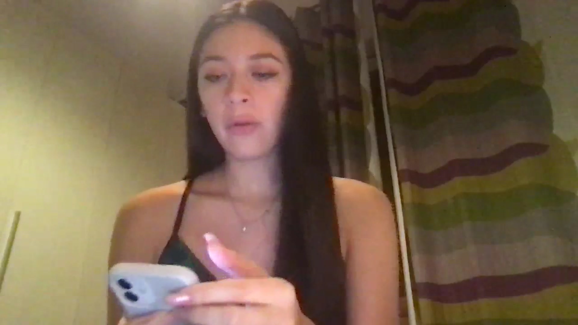 Gallery image thumbnail from XcatscontentX's myfreecams stream on, 02/20/2024, 15:18 image 11 of 20