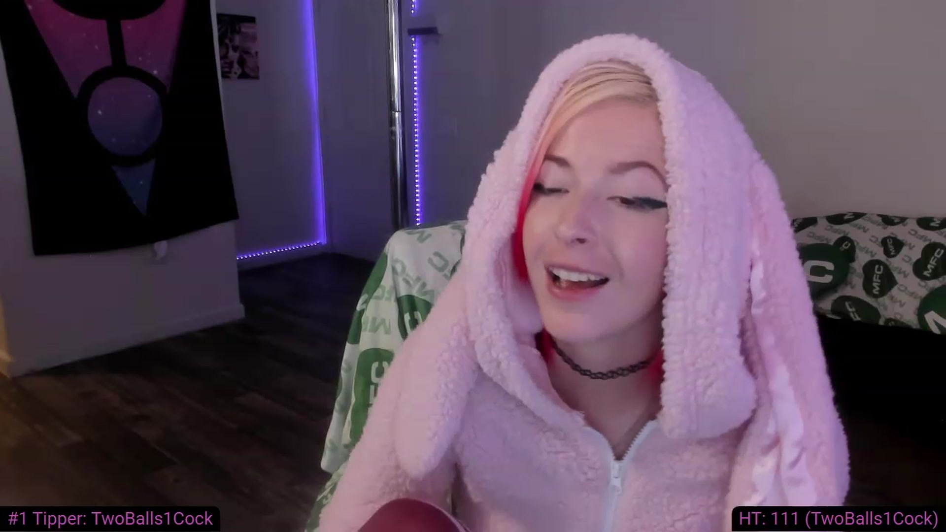 Gallery image thumbnail from Xena_saturn's myfreecams stream on, 11/19/2022, 15:30 image 5 of 20