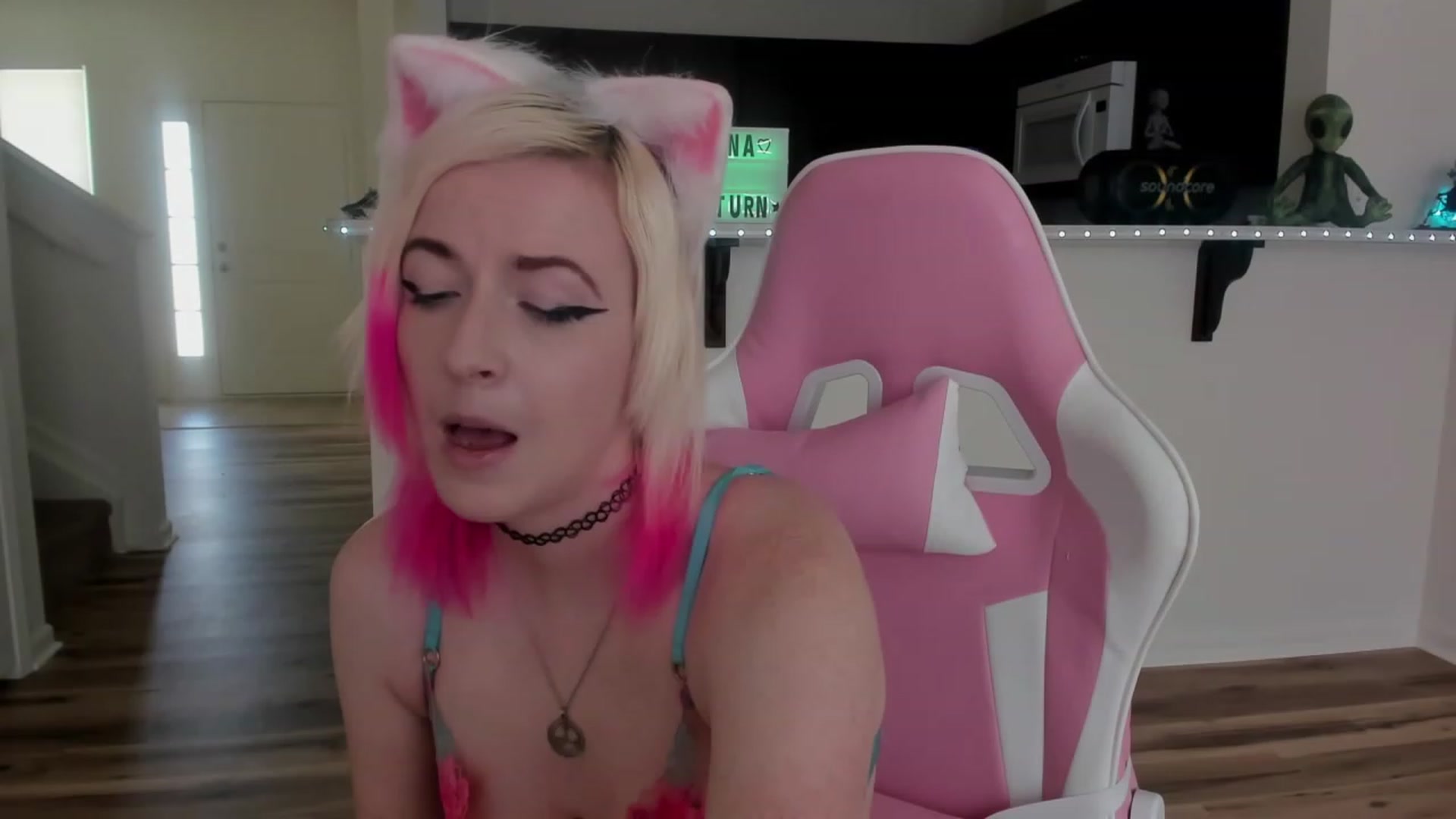 Gallery image thumbnail from Xena_saturn's myfreecams stream on, 07/23/2023, 22:00 image 6 of 20
