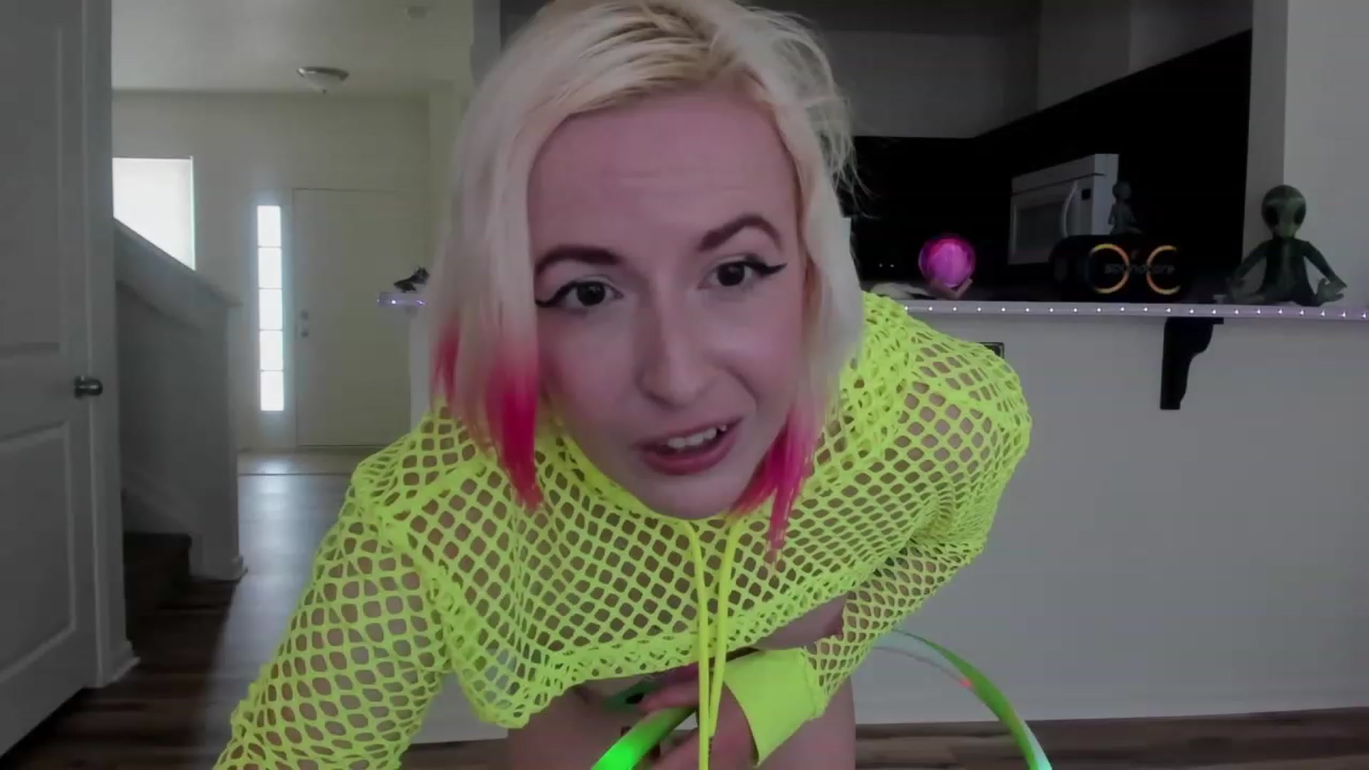 Gallery image thumbnail from Xena_saturn's myfreecams stream on, 08/05/2023, 22:34 image 18 of 20