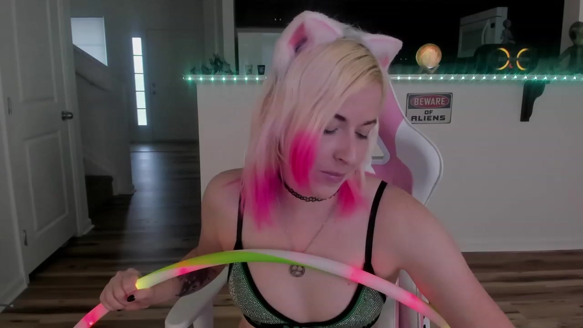 Gallery image thumbnail from Xena_saturn's myfreecams stream on, 08/18/2023, 01:26 image 9 of 20