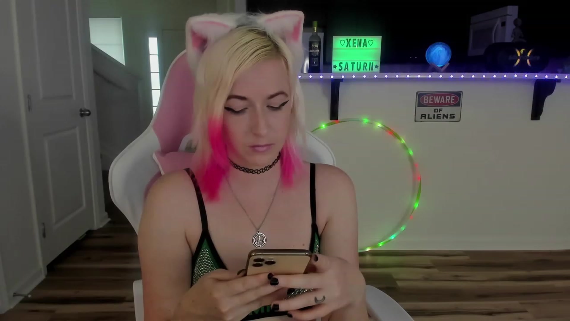 Gallery image thumbnail from Xena_saturn's myfreecams stream on, 08/18/2023, 01:26 image 1 of 20