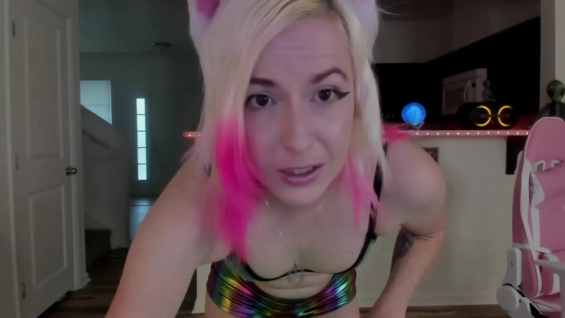Gallery image thumbnail from Xena_saturn's myfreecams stream on, 08/18/2023, 01:26 image 18 of 20