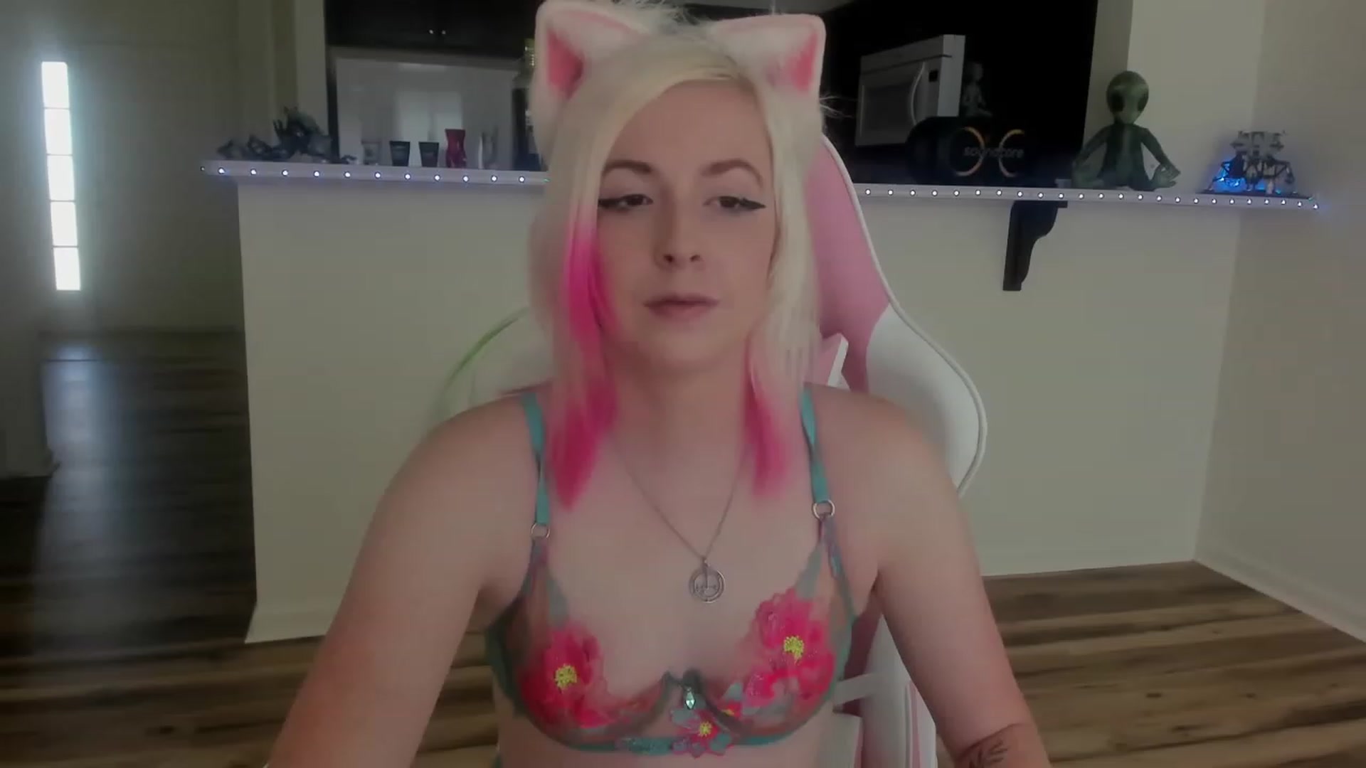 Gallery image thumbnail from Xena_saturn's myfreecams stream on, 09/02/2023, 23:45 image 2 of 20