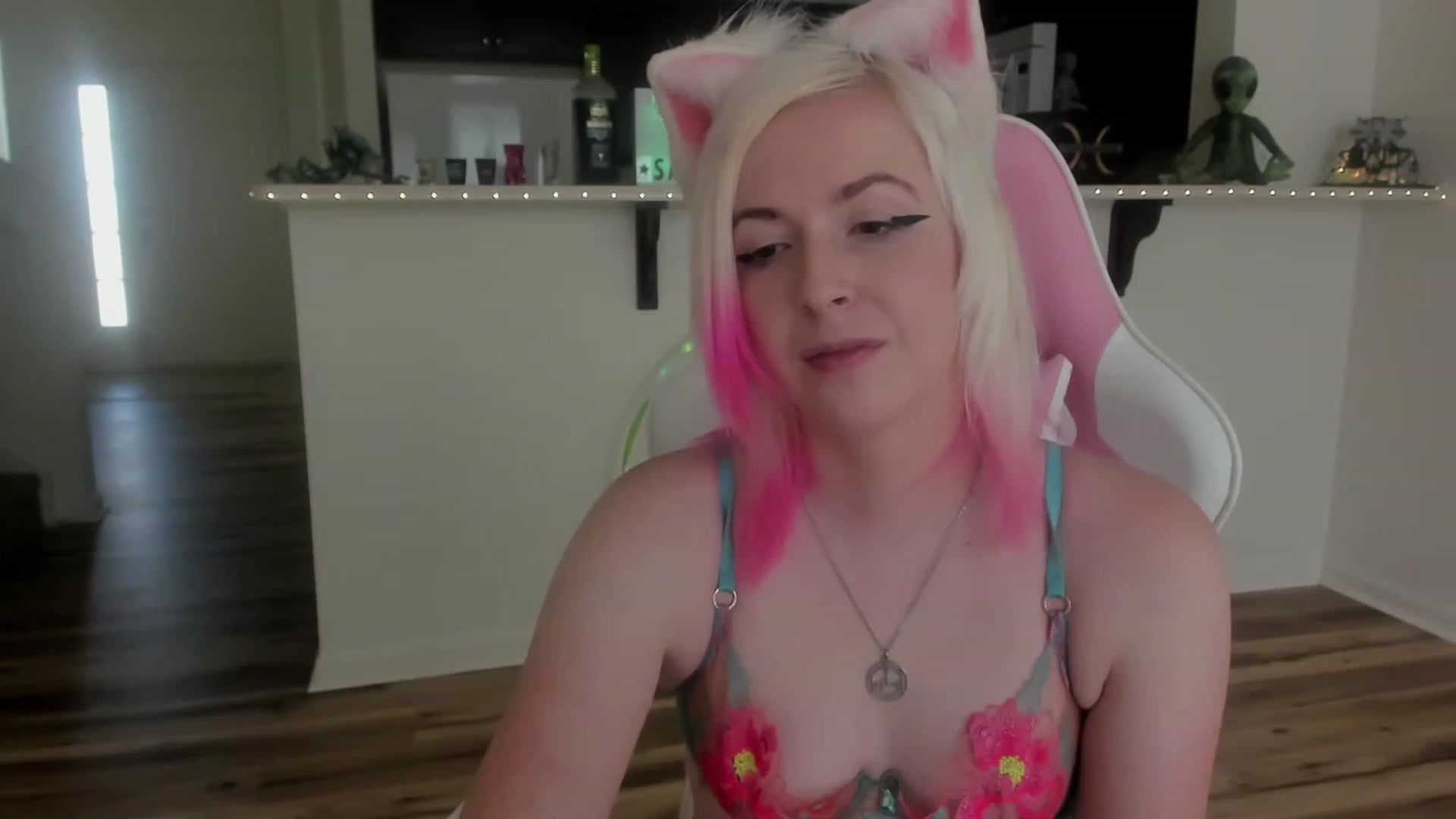 Gallery image thumbnail from Xena_saturn's myfreecams stream on, 09/02/2023, 23:45 image 5 of 20