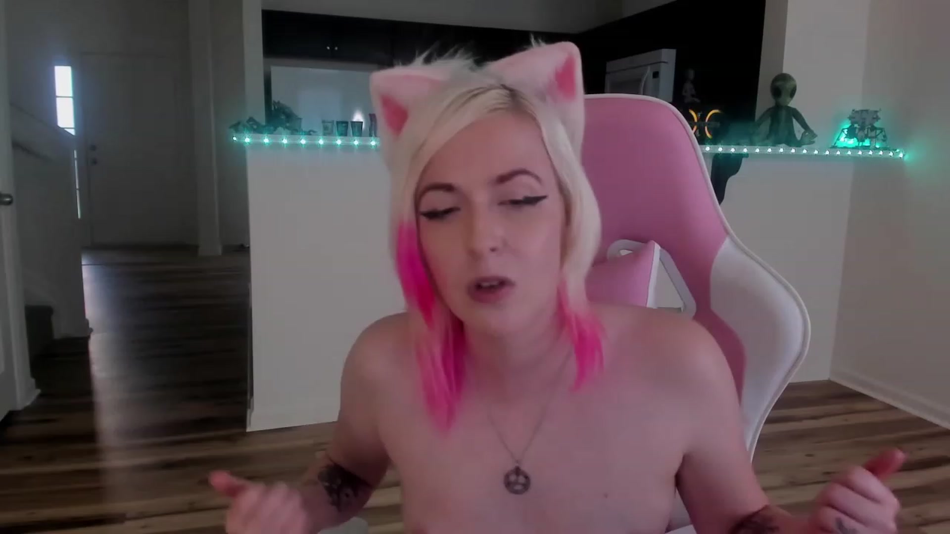 Gallery image thumbnail from Xena_saturn's myfreecams stream on, 09/08/2023, 01:00 image 16 of 20