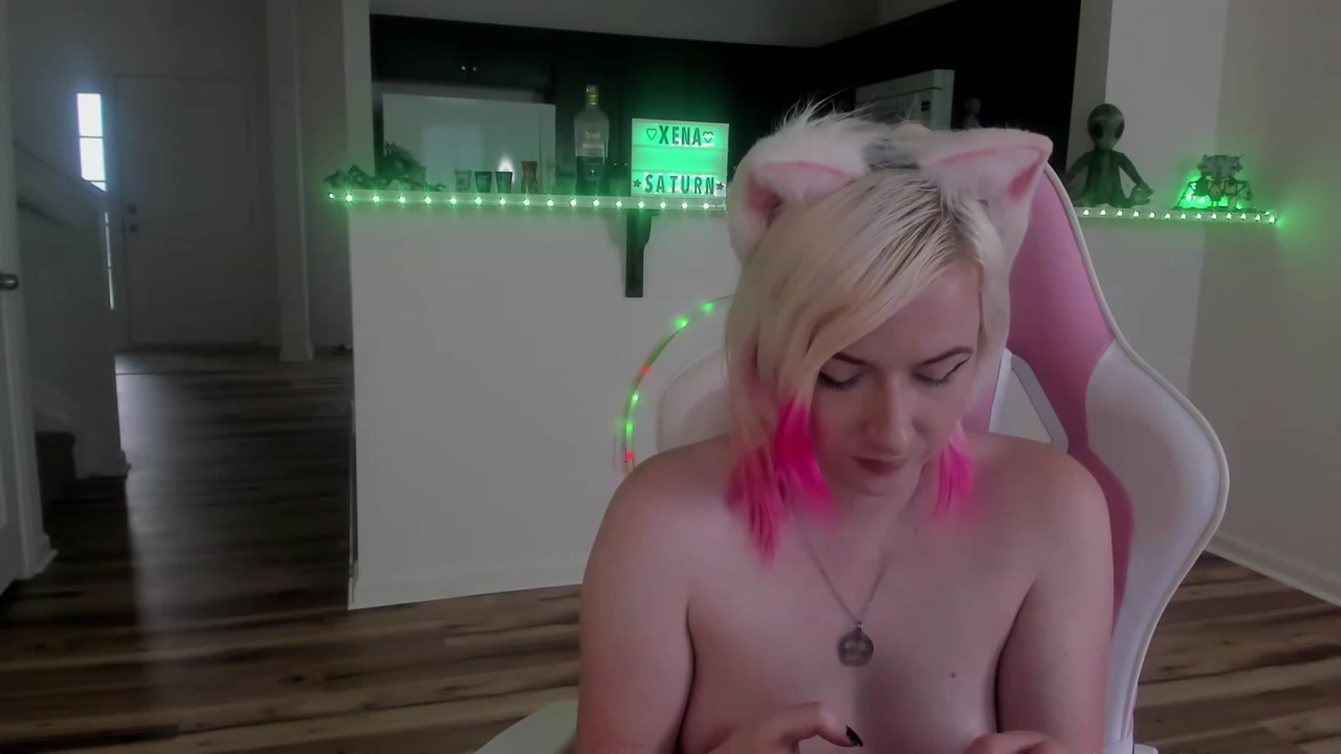 Gallery image thumbnail from Xena_saturn's myfreecams stream on, 09/08/2023, 01:04 image 19 of 20