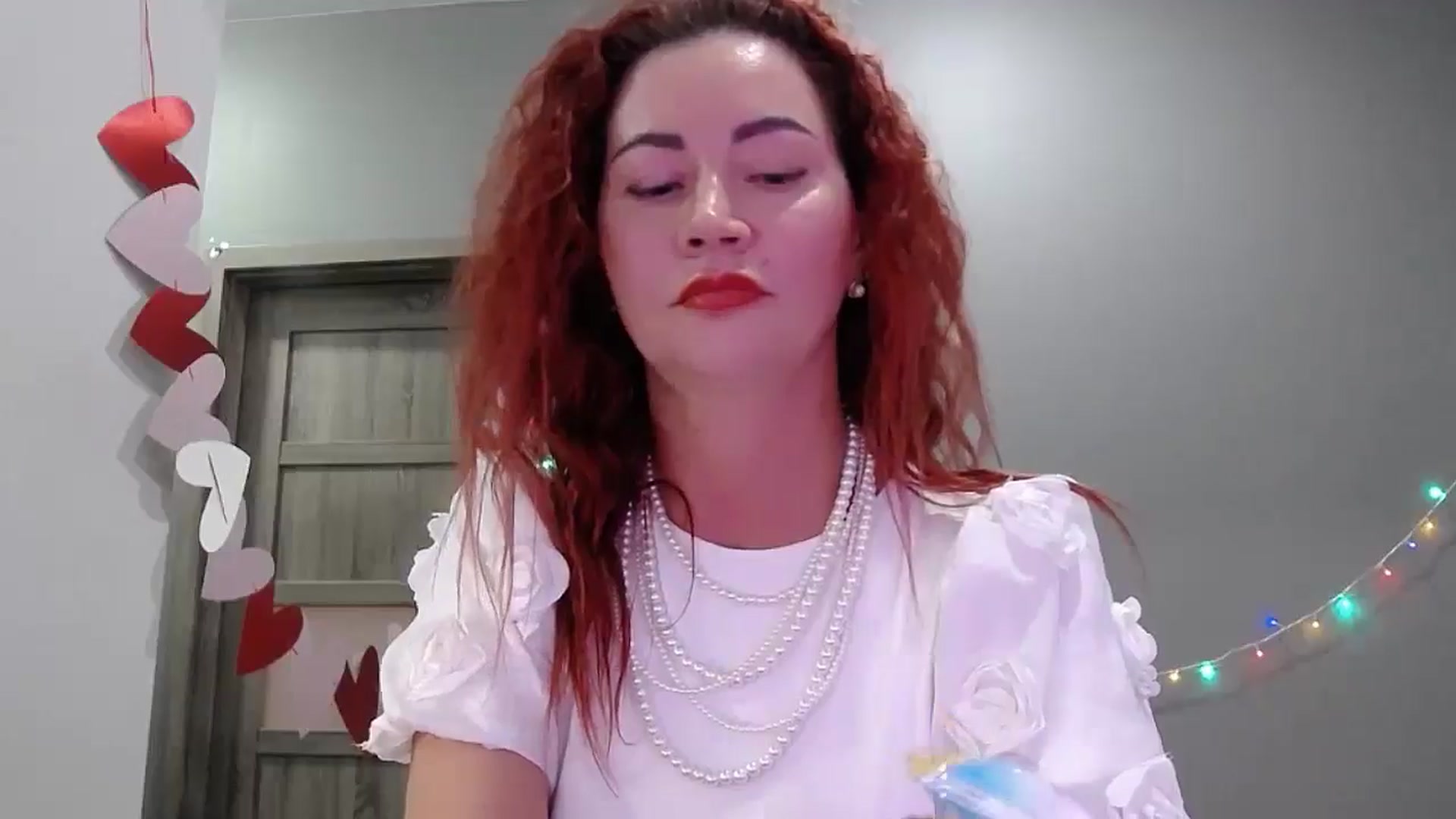 Gallery image thumbnail from XeniaMilf's myfreecams stream on, 10/22/2025, 13:37 image 17 of 20