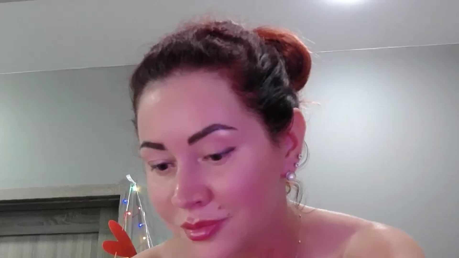 Gallery image thumbnail from XeniaMilf's myfreecams stream on, 10/26/2025, 16:44 image 19 of 20