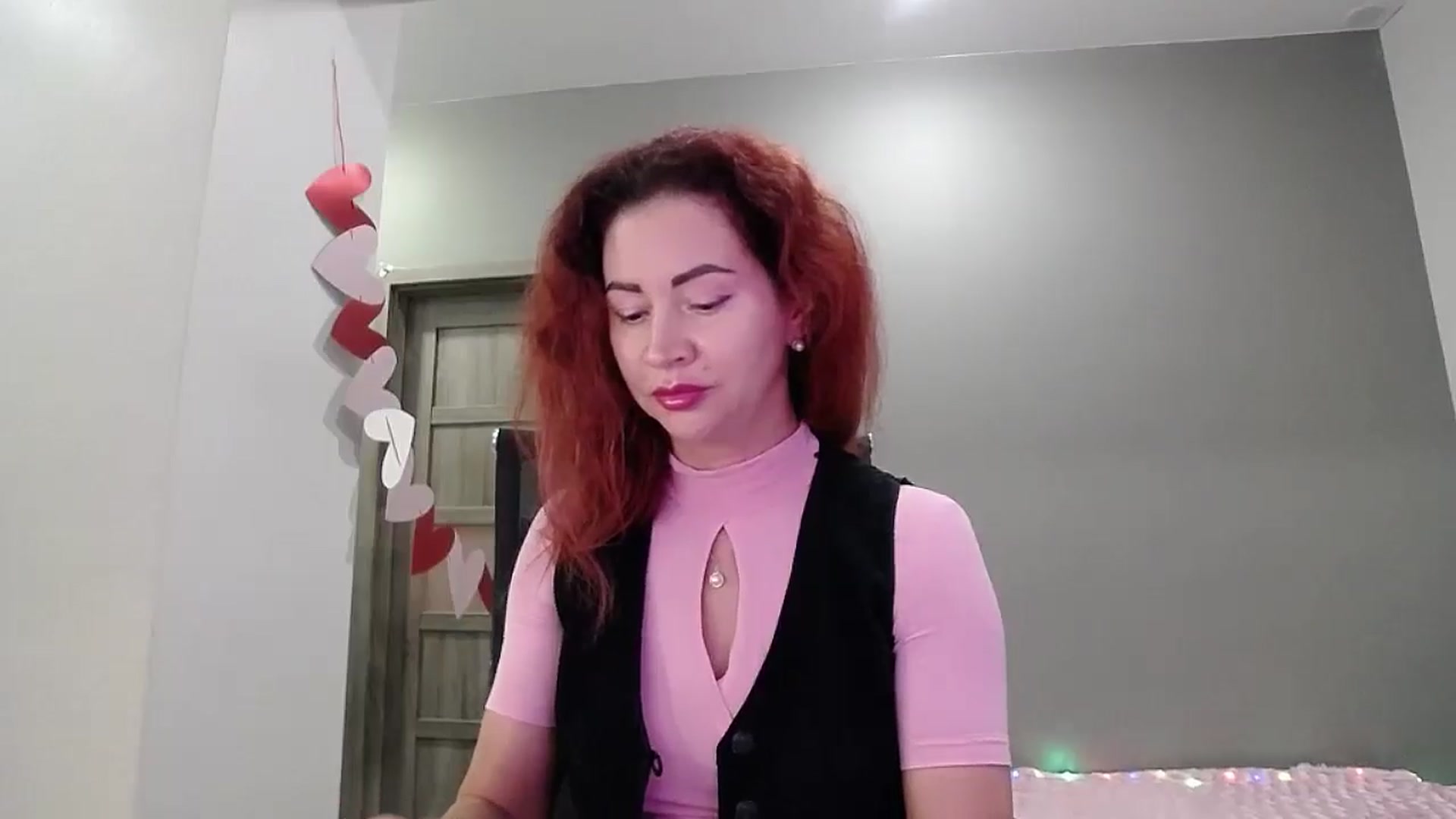 Gallery image thumbnail from XeniaMilf's myfreecams stream on, 10/28/2025, 13:45 image 3 of 20